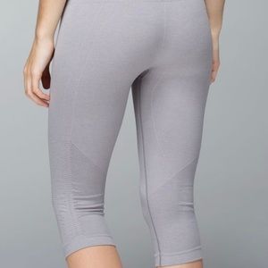 Lululemon In the Flow scrunch crop